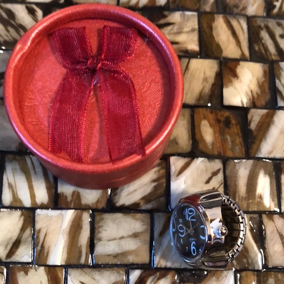 NEW Finger Ring Watch - Picture 8 of 8